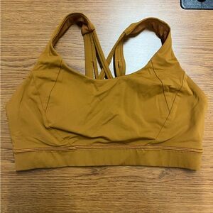Lululemon sports bra. No tags. Worn once, good condition.